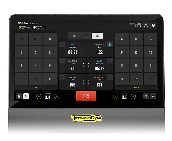 Беговая дорожка Technogym Excite Live Run 9000 фото12