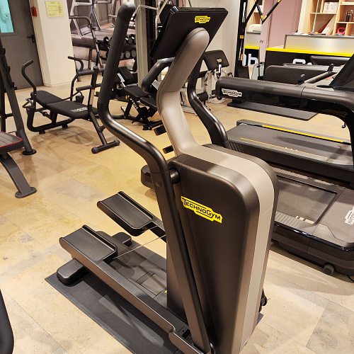 Эллиптический тренажер Technogym Elliptical (витринный образец)
