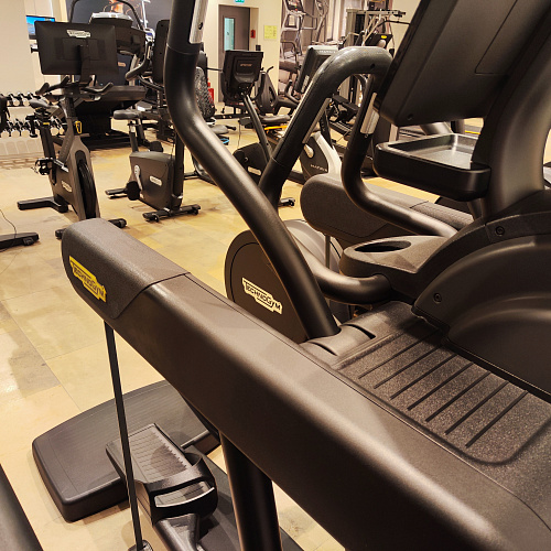 Эллиптический тренажер Technogym Excite Vario Live 7000 (витринный образец)