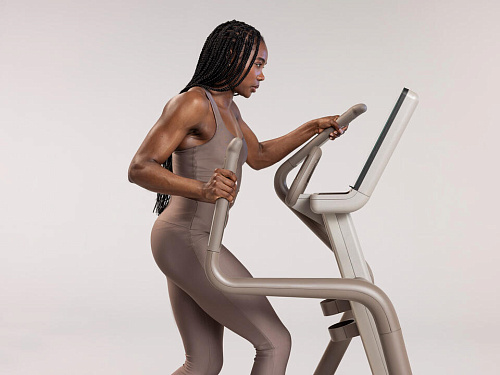 Эллиптический тренажер Technogym Artis Luxury Synchro