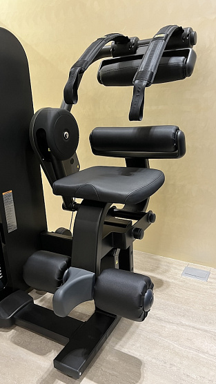 Тренажер для мышц пресса Technogym Total Abdominal Artis фото1