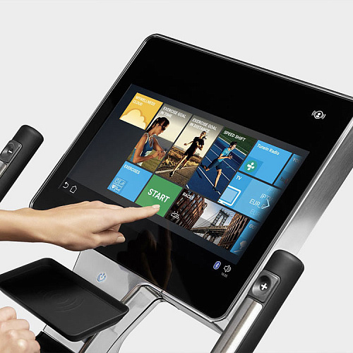 Вертикальный велотренажер Technogym Bike Personal