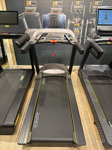 Беговая дорожка Matrix Fitness T600X-02 с LED-консолью (витринный образец)