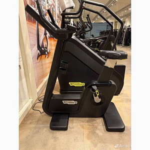 Купить Вертикальный велотренажер Technogym Artis Bike в Москве