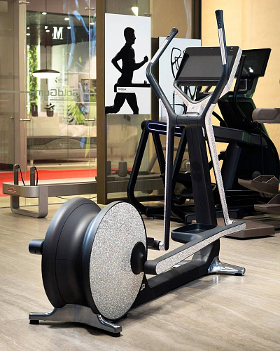 Эллиптический тренажер Technogym Personal Cross (+ Swarovski), лимитированная коллекция