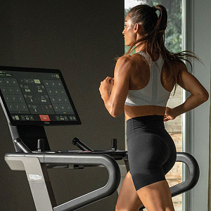 Купить Беговая дорожка Technogym Run в Москве