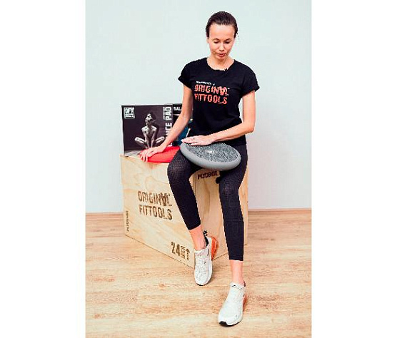 Подушка массажно-балансировочная с ручкой Original FitTools серая фото13