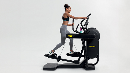 Эллиптический тренажёр Technogym Excite Vario Connect 300 фото2