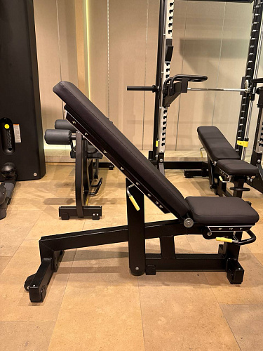 Силовая скамья Technogym Pure Strength Adjustable Bench (витринный образец)