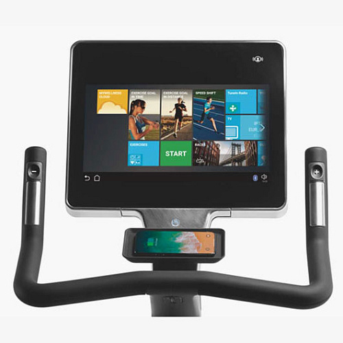 Вертикальный велотренажер Technogym Bike Personal