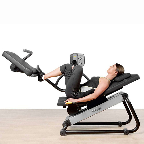 Тренажер для задней поверхности бедра Technogym Posterior