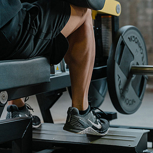 Купить Нагружаемый дисками тренажер Technogym PURE STRENGTH Seated Calf в Москве