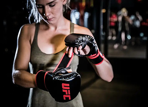Перчатки MMA для спарринга UFC 8 унций черные S/M