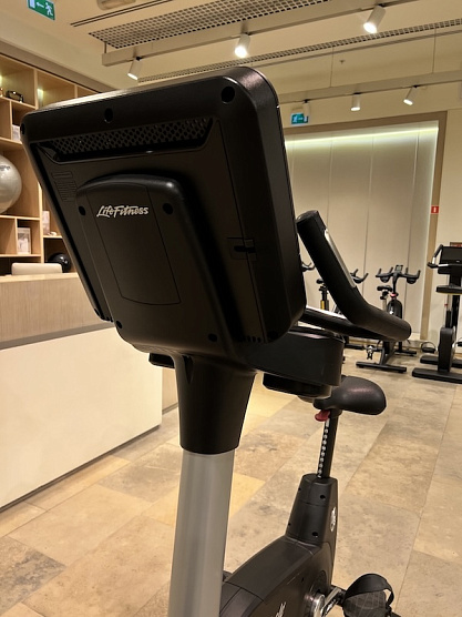 Велотренажер Life Fitness Platinum Elevation SE3 HD фото6
