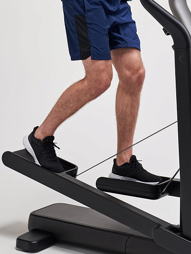 Эллиптический тренажер Technogym Elliptical
