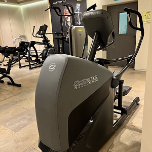 Купить Эллиптический тренажер Octane XT-ONE с консолью Smart в Москве