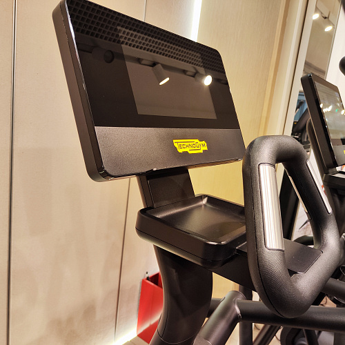 Эллиптический тренажер Technogym Excite Synchro Live 700 (витринный образец)