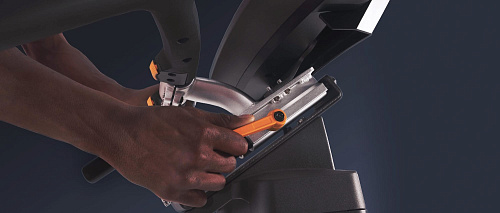 Вертикальный велотренажер Matrix Fitness U30XIR