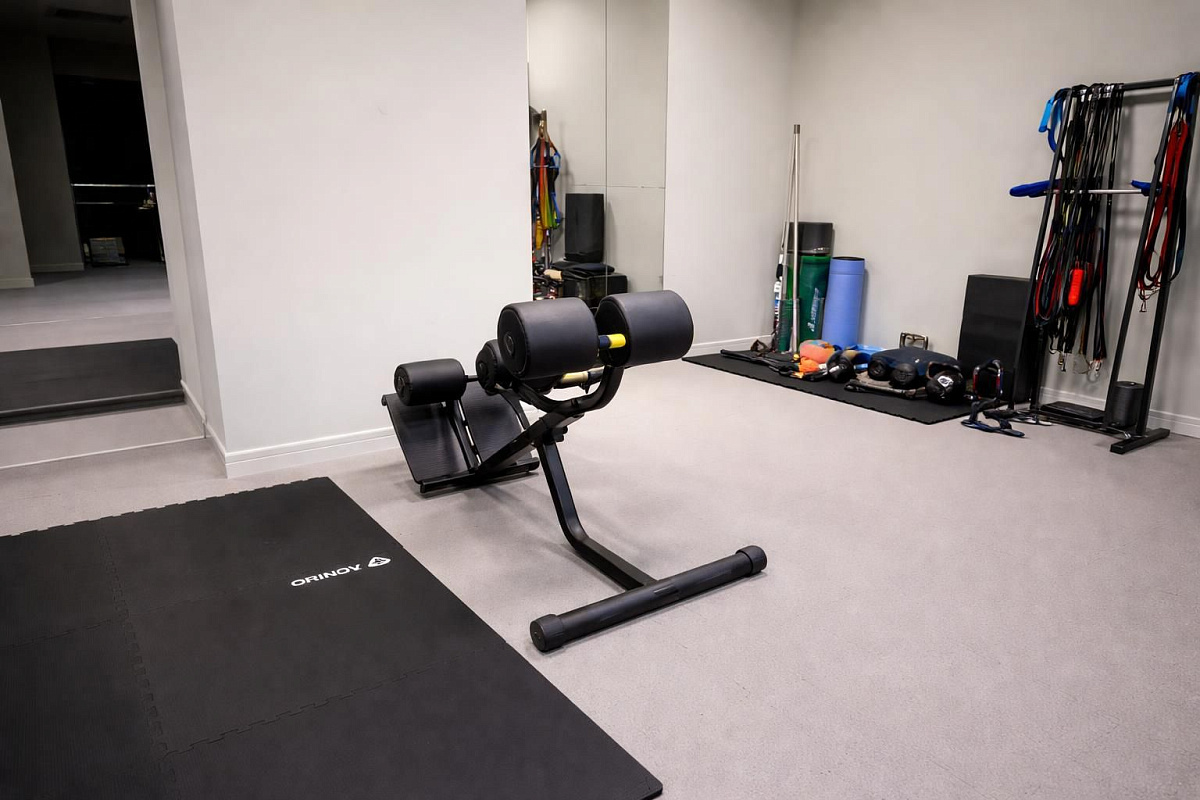 Компактный тренажерный зал в коттеджном поселке