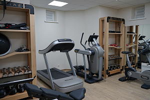 Компактный тренажёрный зал в загородном доме в Подмосковье