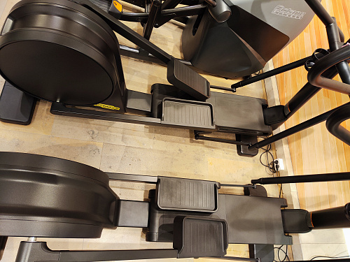 Эллиптический тренажер Technogym Excite Synchro Live 5000 AR (витринный образец)