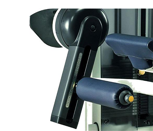 Грузоблочный тренажер на нижнюю часть тела Technogym Leg Extension MED