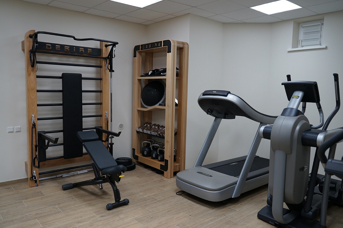 Компактный тренажёрный зал в загородном доме в Подмосковье