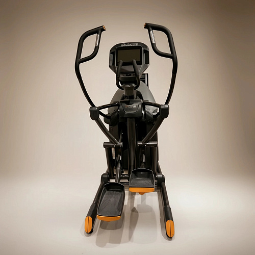 Эллиптический тренажер Octane XT-ONE с консолью Smart (витринный образец)