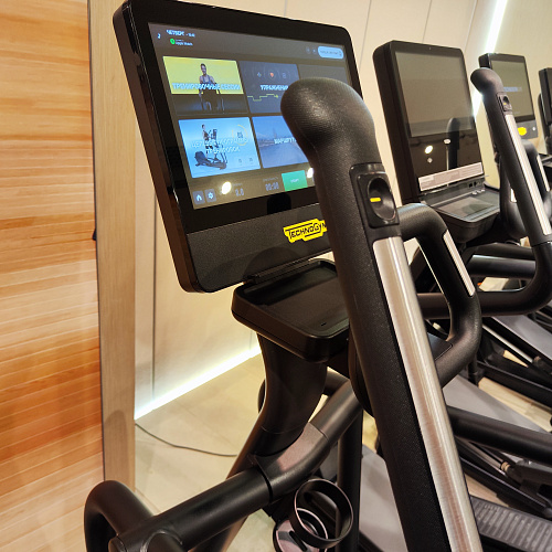 Эллиптический тренажер Technogym Excite Synchro Live 7000 AR (витринный образец)