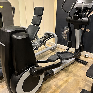 Купить Эллиптический тренажер Life Fitness Discover SE 95X в Москве