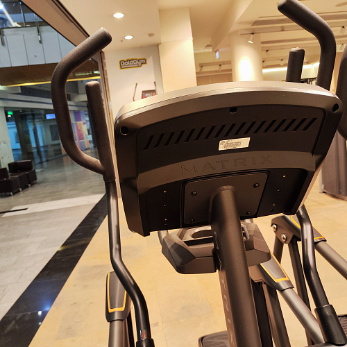 Эллиптический тренажер Matrix Fitness A50XUR (витринный образец)