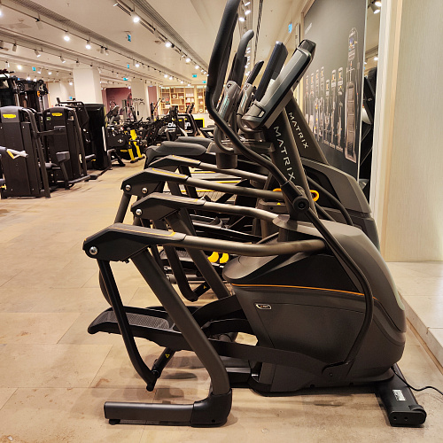 Эллиптический тренажер Matrix Fitness A50XUR (витринный образец)