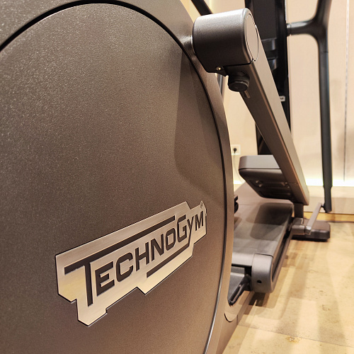 Эллиптический тренажер Technogym Artis Synchro Unity 3.0 (витринный образец)