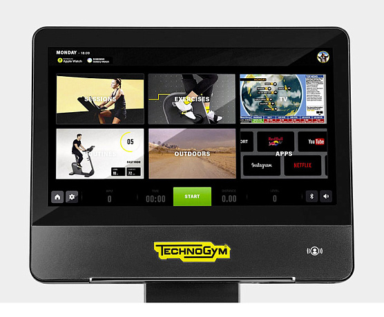 Велотренажер Technogym Excite Live Bike 5000 фото6