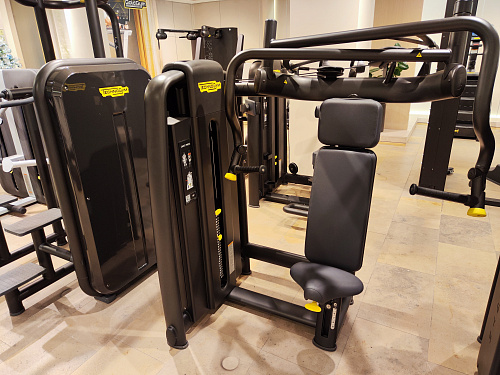 Жим от груди Technogym Selection 700 Chest Press
