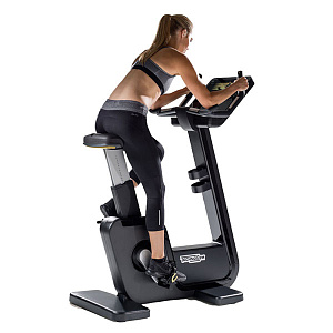Купить Вертикальный велотренажер Technogym Artis Bike в Москве