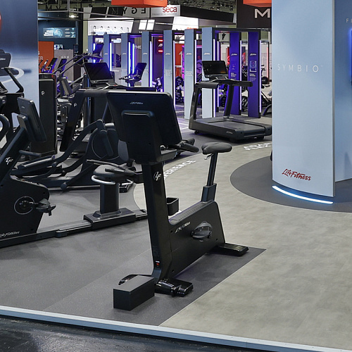 Вертикальный велотренажер Life Fitness Symbio SwitchCycle