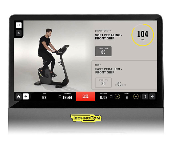 Велотренажер Technogym Excite Live Bike 5000 фото7