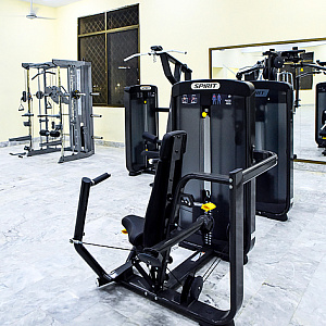 Купить Грузоблочный тренажер Spirit Fitness SP-3504 Жим от груди сидя со стеком 109 кг в Москве