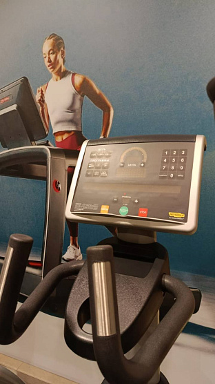 Эллиптический тренажер Technogym Cardio Crossover 700 LED фото2