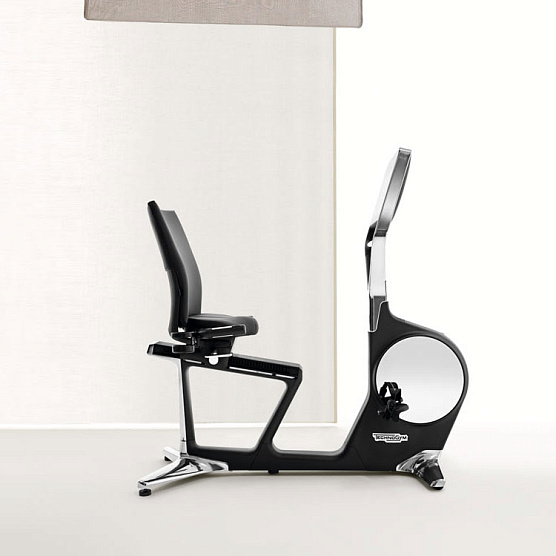 Горизонтальный велотренажер Technogym Recline Personal фото18
