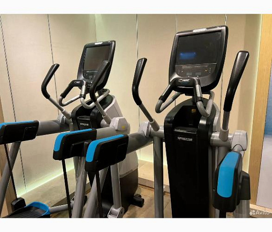 Адаптивный эллиптический тренажер Precor AMT P82 фото3