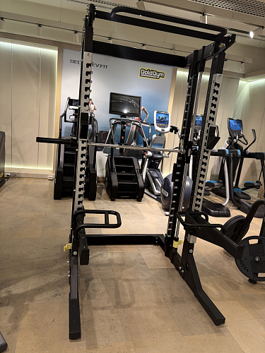 Машина Смита и силовая рама Technogym Universe