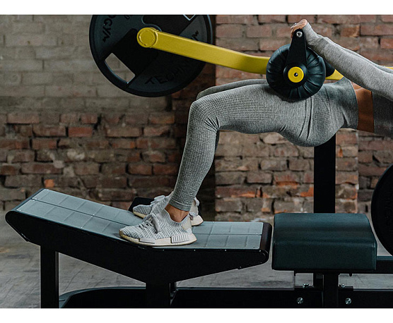 Ягодичный мостик Technogym PURE STRENGTH Hip Thrust фото1