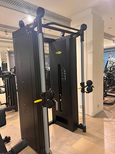 Двойная регулируемая тяга Technogym DAP Universe