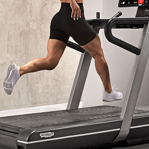 Купить Беговая дорожка Technogym Run в Москве