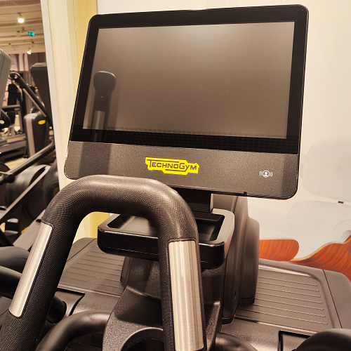 Эллиптический тренажер Technogym Excite Vario Live 7000 (витринный образец)