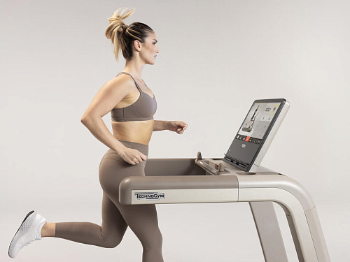 Беговая дорожка Technogym Artis Luxury Run