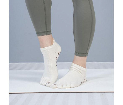 Носки для йоги Bloom LB7081-1 белые
