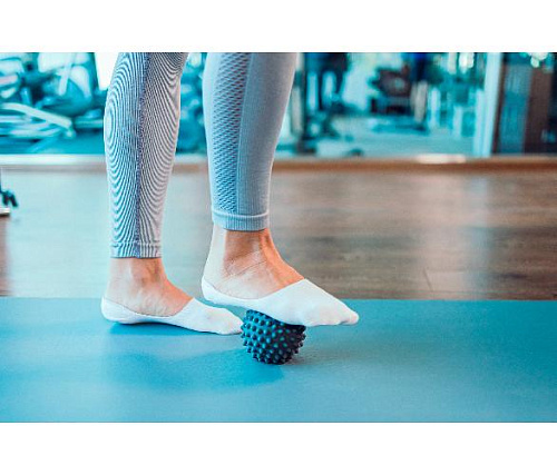 Мяч массажный Original FitTools 9 см серый